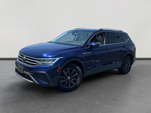Used 2022 Volkswagen Tiguan SE w/ Panoramic Sunroof Package AWD/4WD image 1