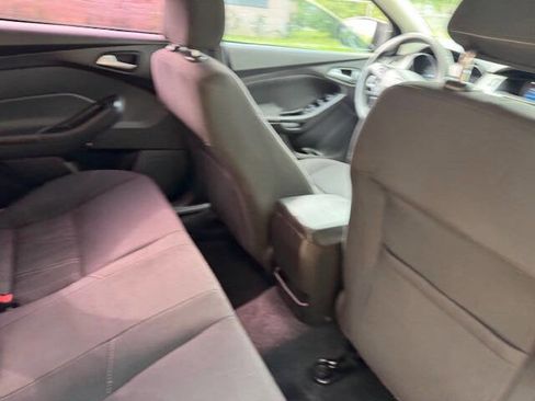 Used 2017 Ford Focus SE FWD image 18
