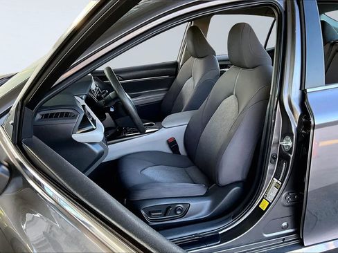 Used 2022 Toyota Camry LE FWD image 18