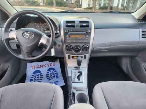 Used 2011 Toyota Corolla LE image 26