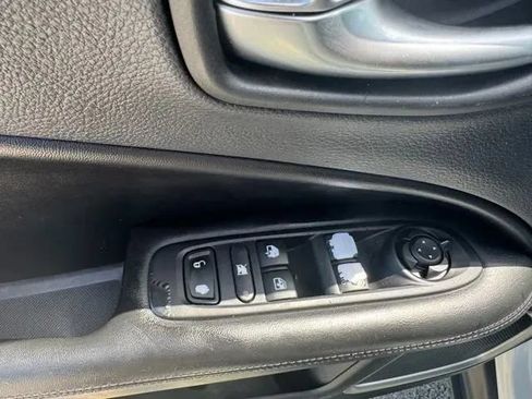 Used 2021 Jeep Compass Latitude FWD image 12