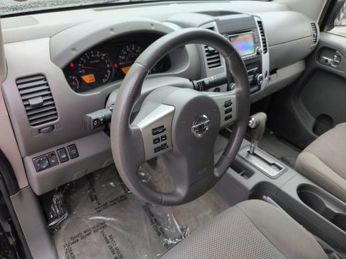 Used 2015 Nissan Frontier SV AWD/4WD image 17
