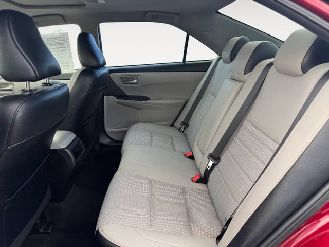 Used 2015 Toyota Camry SE FWD image 11