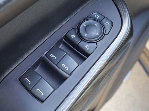 Used 2022 GMC Acadia SLT w/ Elevation Edition FWD image 18