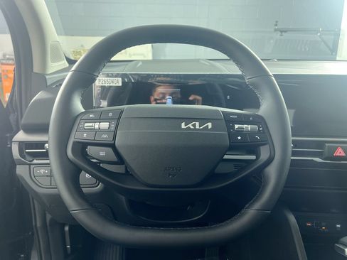 New 2026 Kia Sportage LX w/ LX Convenience Package FWD image 17