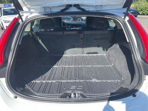 Used 2018 Volvo V60 T5 Dynamic w/ Vision Package image 6