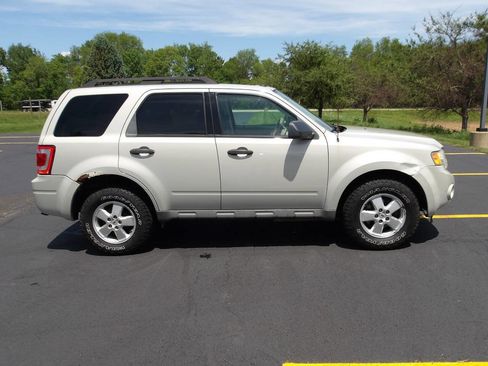 Used 2009 Ford Escape XLT AWD/4WD image 10