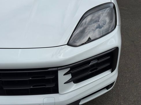 Certified 2024 Porsche Cayenne S AWD/4WD image 11