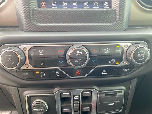 Used 2021 Jeep Wrangler Unlimited Sport AWD/4WD image 24