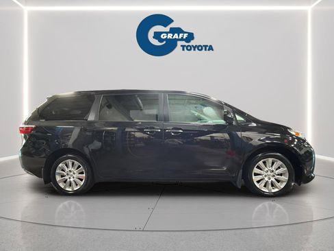 Used 2015 Toyota Sienna XLE AWD/4WD image 4