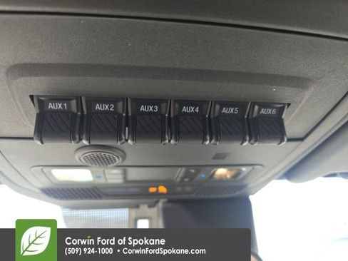 Used 2023 Ford Bronco Badlands image 11