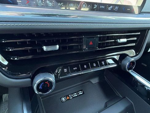 New 2026 Chevrolet Tahoe Premier w/ Sun And Tow Package AWD/4WD image 28