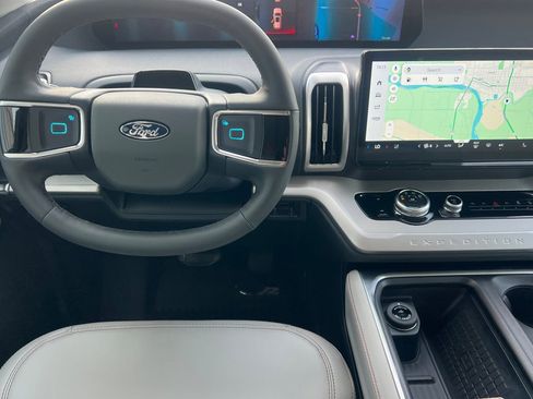 New 2025 Ford Expedition Max Active AWD/4WD image 12