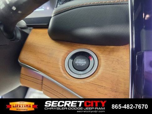 Used 2023 Jeep Grand Cherokee L Summit AWD/4WD image 24
