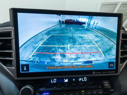 Certified 2022 Toyota Tundra Limited w/ Power Package AWD/4WD image 31