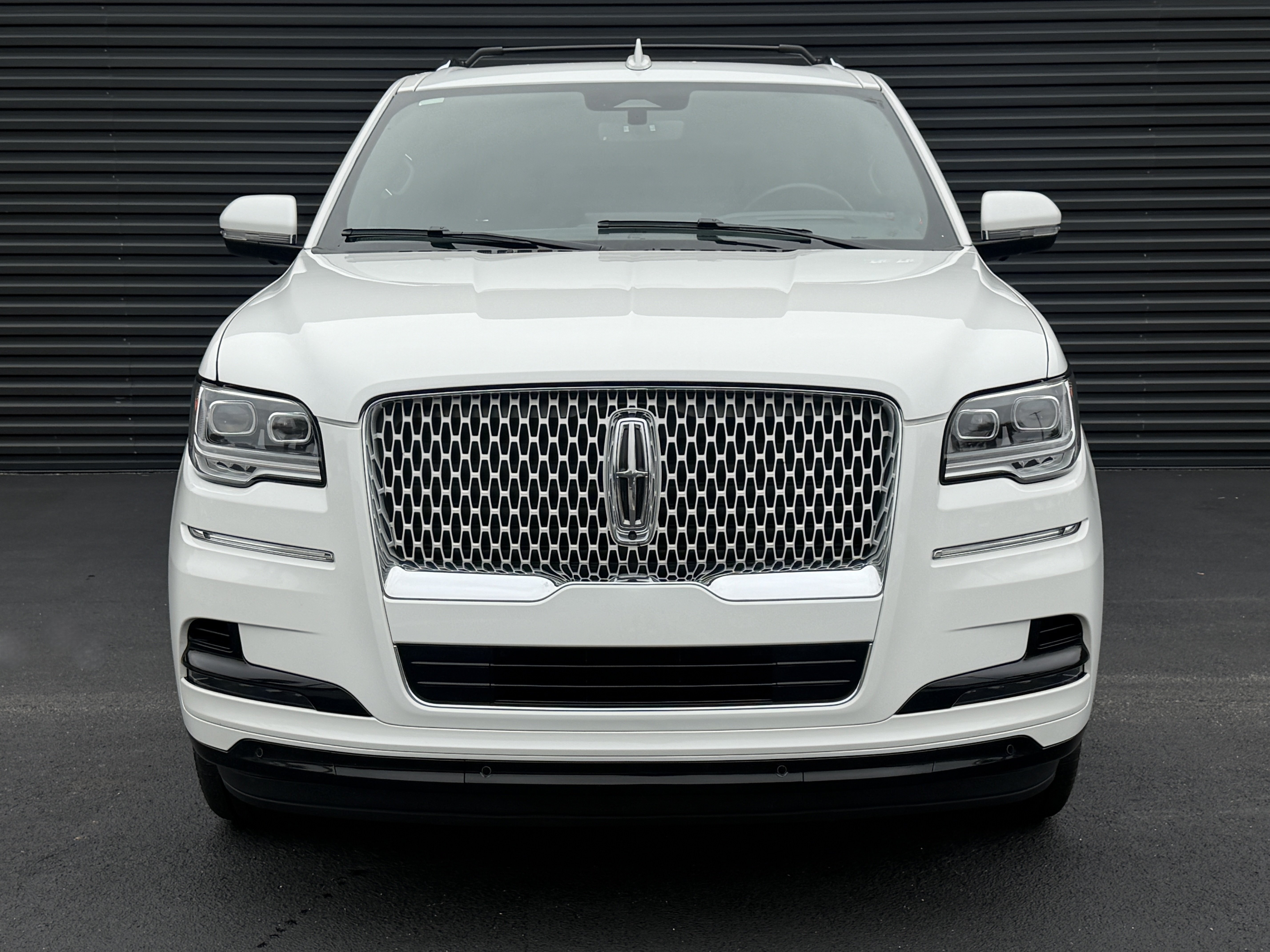 Used 2022 Lincoln Navigator Reserve AWD/4WD image 6