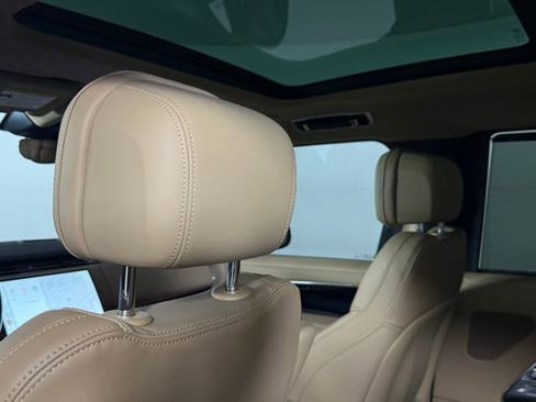 New 2025 Land Rover Range Rover Long Wheelbase SE image 22