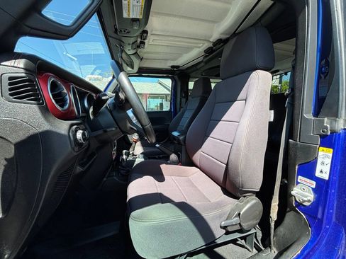 Used 2018 Jeep Wrangler Rubicon w/ Steel Bumper Group AWD/4WD image 11