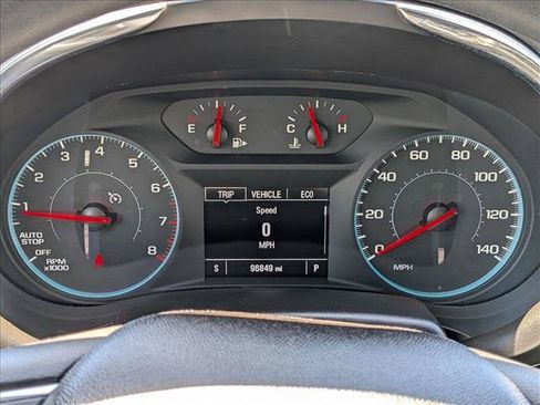 Used 2019 Chevrolet Malibu LT FWD image 11