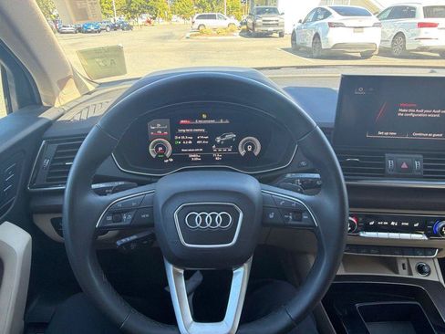 Used 2023 Audi Q5 e Premium Plus w/ Premium Plus Package AWD/4WD image 12