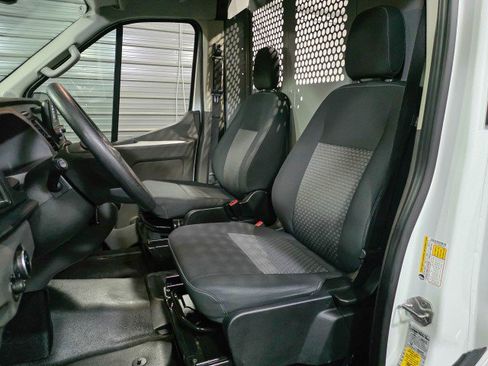 Used 2024 Ford Transit 250 148 Medium Roof image 17
