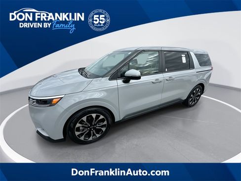 Used 2024 Kia Carnival EX image 1