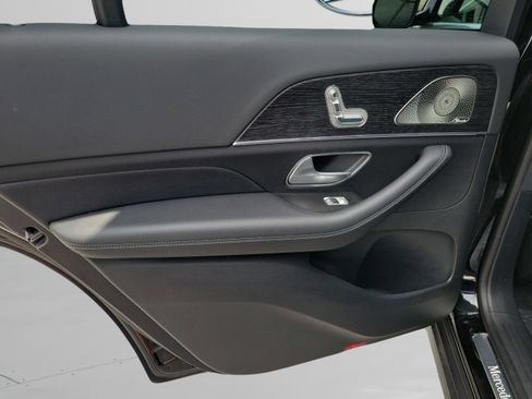 Certified 2025 Mercedes-Benz GLS 450 4MATIC image 27