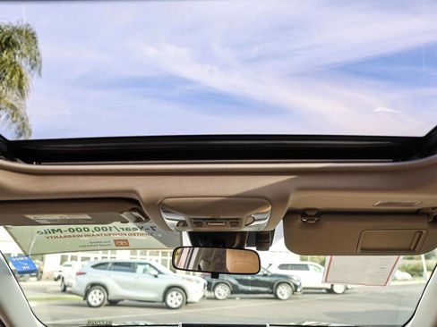 Certified 2022 Toyota RAV4 XLE w/ Convenience Package image 7