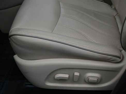 Used 2019 INFINITI QX60 Luxe w/ Essential Package image 18