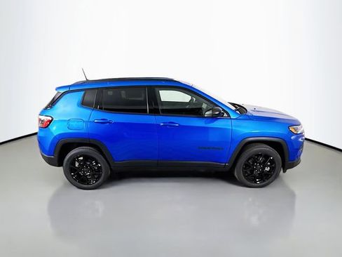 New 2026 Jeep Compass Latitude image 8
