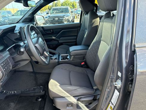 Used 2025 Toyota Tacoma SR5 AWD/4WD image 11