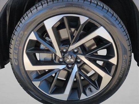 Used 2024 Mitsubishi Outlander SE image 24