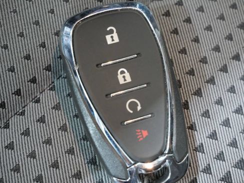 Used 2025 Chevrolet Trax LT FWD image 27