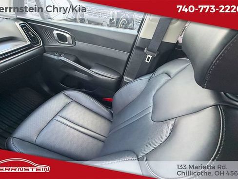 Used 2025 Kia Sorento S AWD/4WD image 11