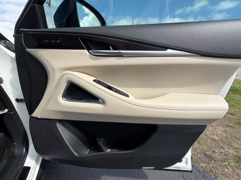 Used 2024 INFINITI QX60 Sensory w/ Vision Package image 17