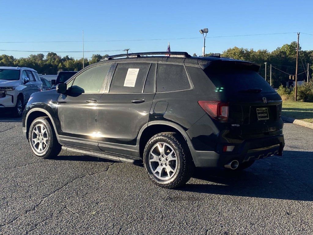Used 2023 Honda Passport TrailSport image 3