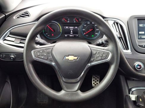 Used 2017 Chevrolet Malibu Hybrid image 12