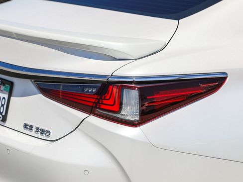 Used 2021 Lexus ES 350 w/ Premium Package FWD image 9