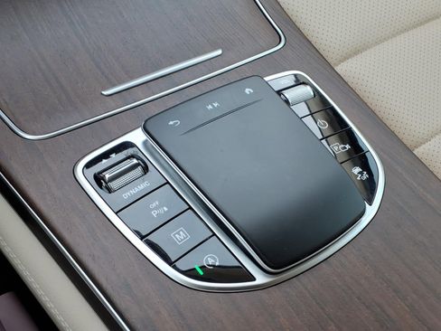 Used 2021 Mercedes-Benz GLC 300 image 30