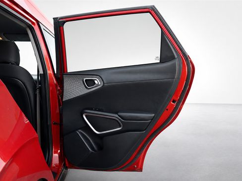 Used 2024 Kia Soul LX w/ Option Group 015 FWD image 13