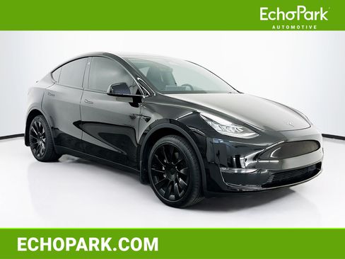 Used 2023 Tesla Model Y Long Range AWD/4WD image 1
