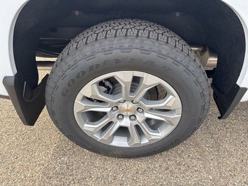 New 2026 Chevrolet Silverado 1500 LTZ w/ LTZ Premium Package image 13