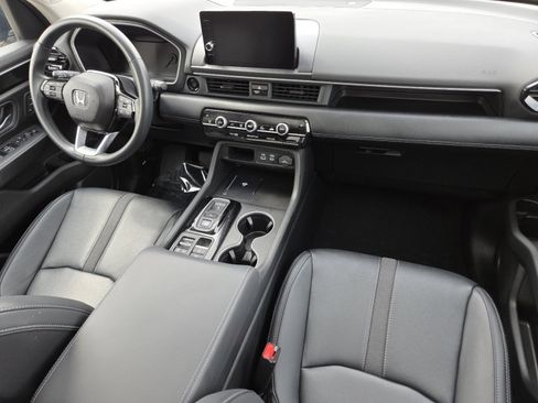 Certified 2025 Honda Pilot Touring image 29