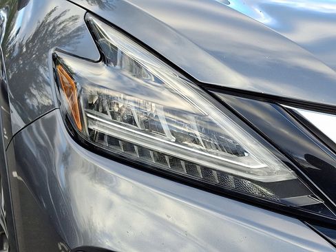 Used 2019 Nissan Murano S image 9