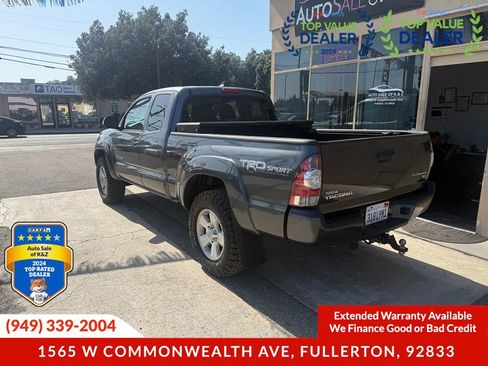 Used 2015 Toyota Tacoma PreRunner w/ TRD Sport Package RWD image 8