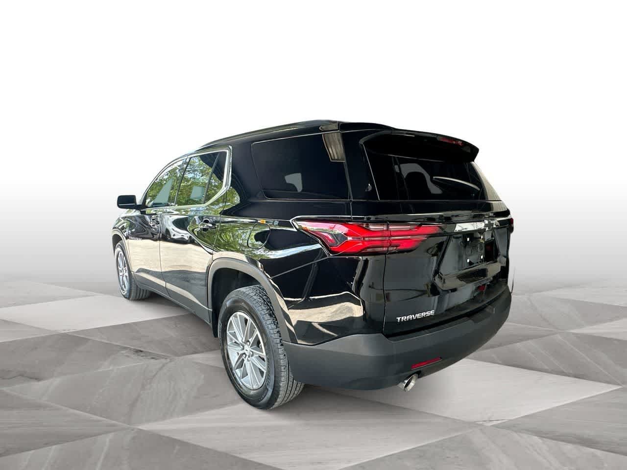 Used 2023 Chevrolet Traverse LT FWD image 6