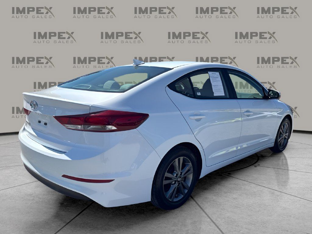 Used 2017 Hyundai Elantra SE FWD image 5