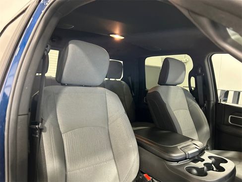 Used 2024 RAM 2500 Big Horn w/ Level 2 Equipment Group image 32