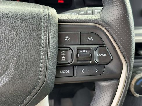 Used 2025 Toyota 4Runner SR5 image 12