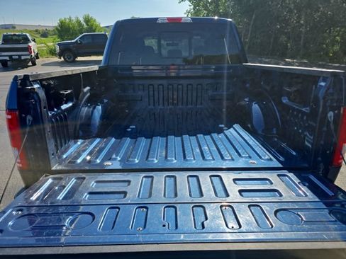 Used 2017 Ford F150 XLT w/ Equipment Group 302A Luxury AWD/4WD image 27